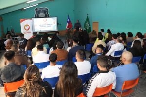 15 nuevos usuarios firman contrato con alcalde Oscar Calderón para participar de programa de reinserción social